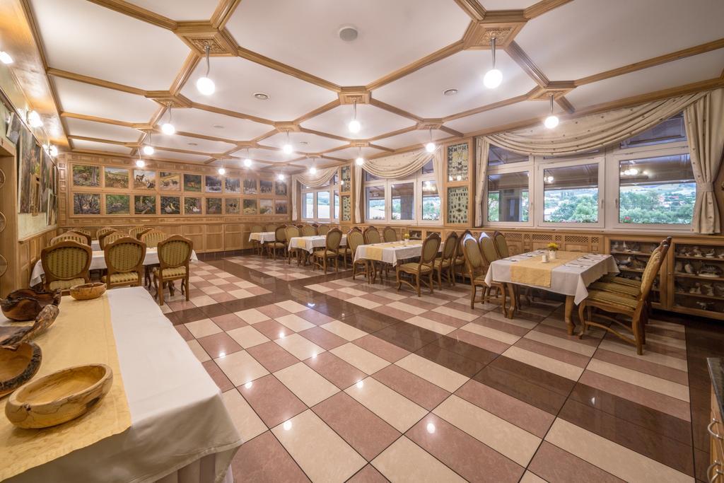 Hotel Diana Stráža Εξωτερικό φωτογραφία